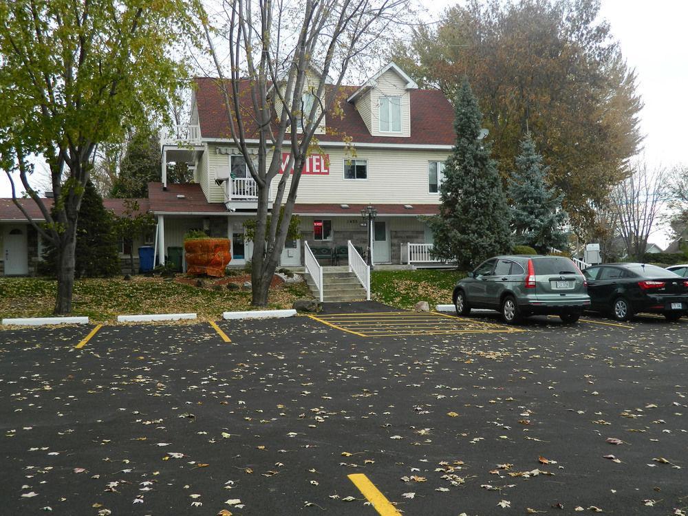 Motel Derfal Repentigny Ngoại thất bức ảnh