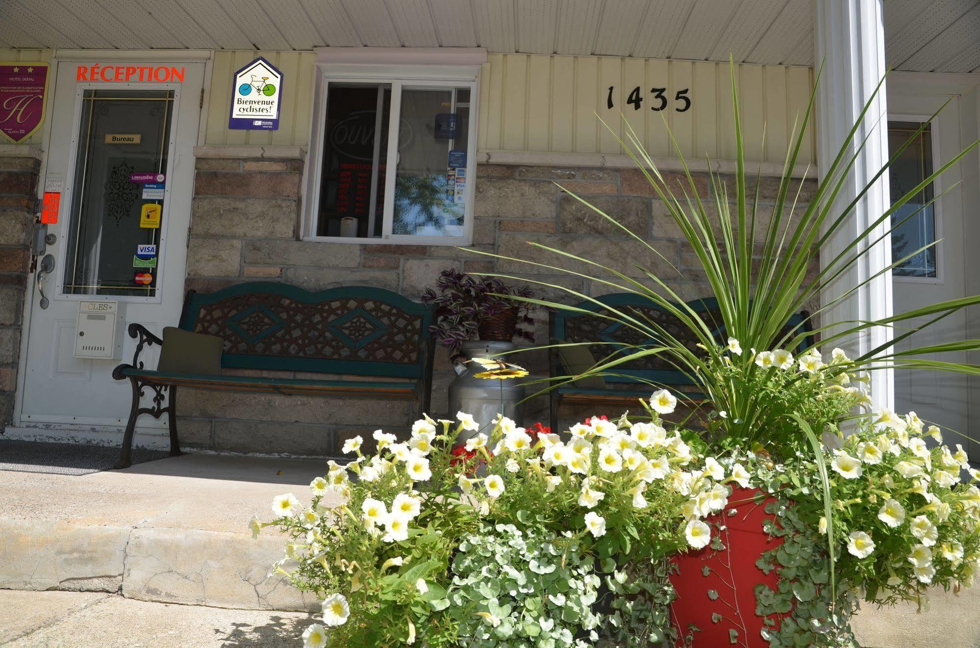 Motel Derfal Repentigny Ngoại thất bức ảnh
